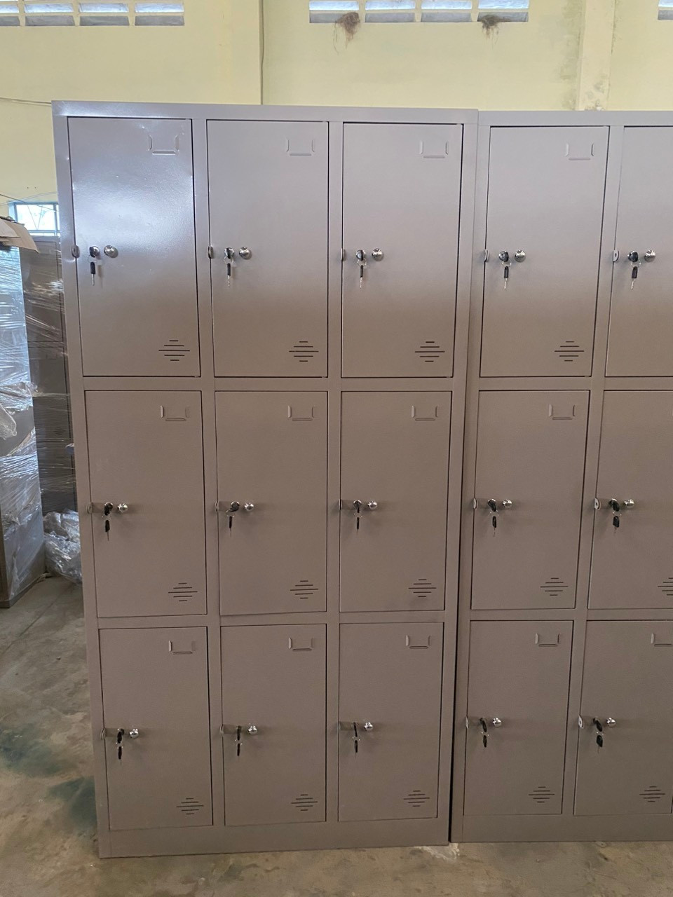 Tủ locker hàn liền 9 ngăn